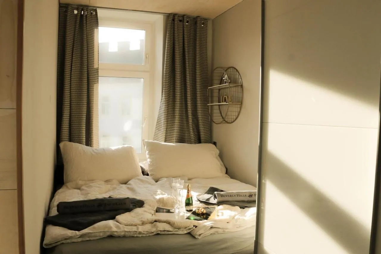Charming Apartment: Only 10 Minutes To The Center Viena